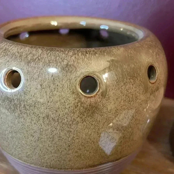 Scentsy Mid-Size Limestone Electric Wax Melter Wax Warmer with Extra Bulb - Picture 9 of 14